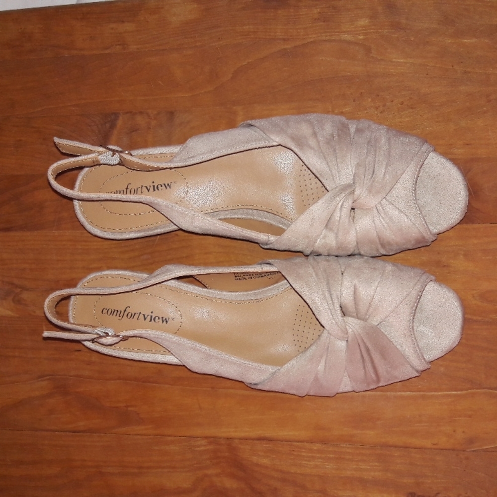 Comfortview Wonen's Shoes  Size 9. 1/2M Nude slingback sandals